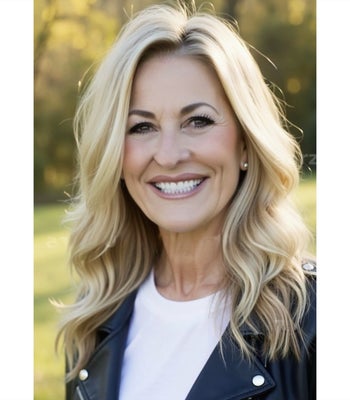 Portrait of Lorri Green, REALTOR® GRI.
