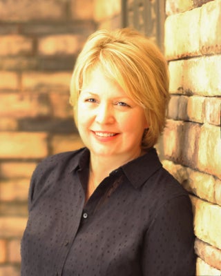 Portrait of Linda Low, REALTOR®