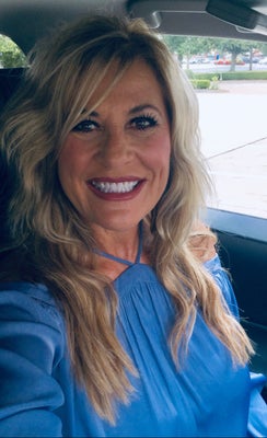 Portrait of Lorri Green, REALTOR® GRI